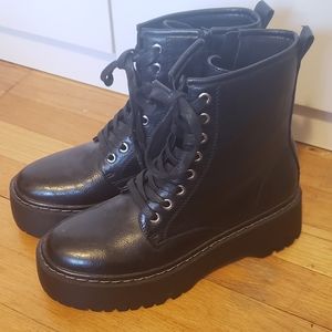 Size 7 Vegan Boots, Call It Spring